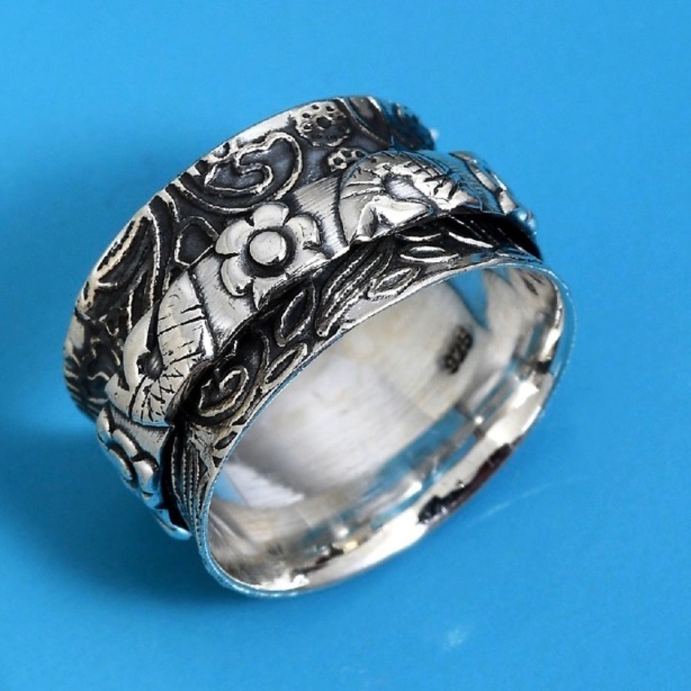 Artisan Crafted Fish Concave Spinner Ring